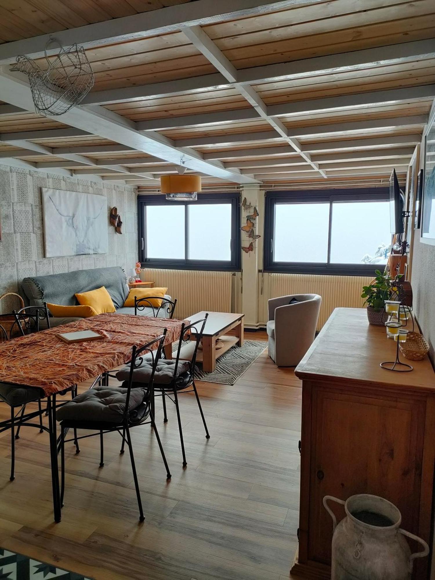 Grand Appartement Vue Magnifique Murat-le-Quaire Eksteriør bilde